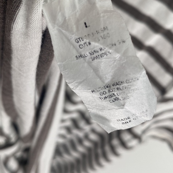 Green Envelope Women’s Short Sleeved, Striped Gray & White Top, Size L - Picture 5 of 7